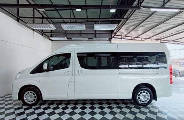 
								2023 Toyota Hiace Commuter full									