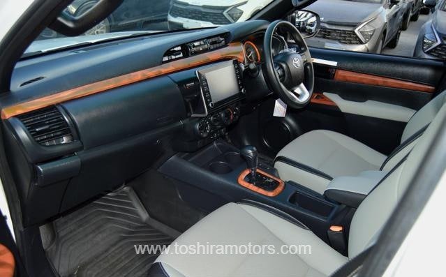 
								2023 TOYOTA HILUX DOUBLE CABIN full									