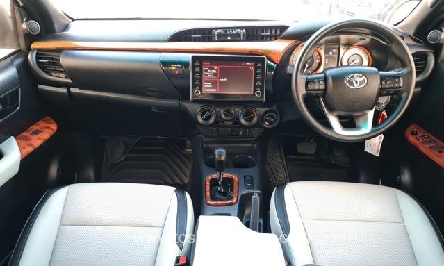 
								2023 TOYOTA HILUX DOUBLE CABIN full									